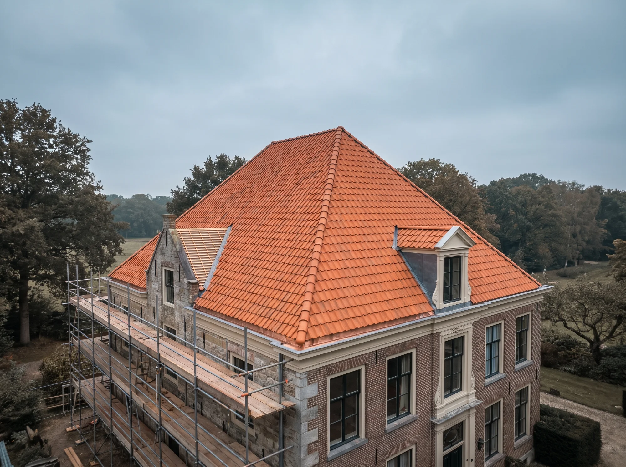 Volledige dakvervanging op landgoed bij Utrecht